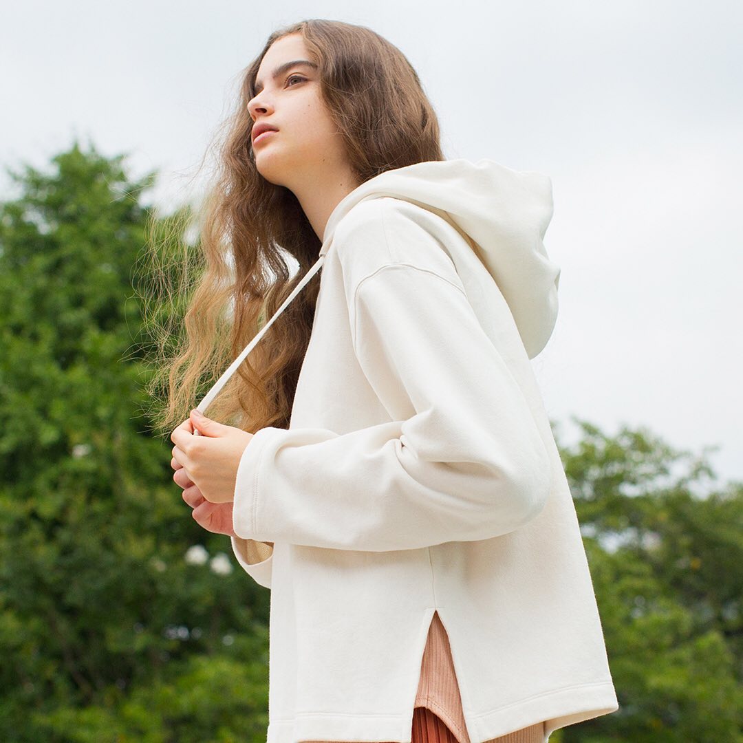 黑色衣服掉色特别严重是有毒吗,衣服掉色污染了怎么办