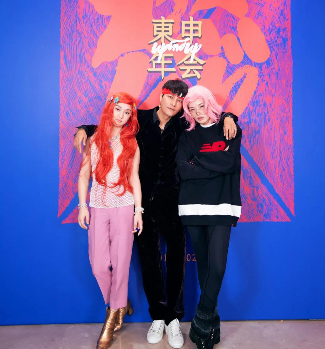 舒淇晒两人合照为丈夫庆生,舒淇与老公十指紧扣甜蜜恩爱