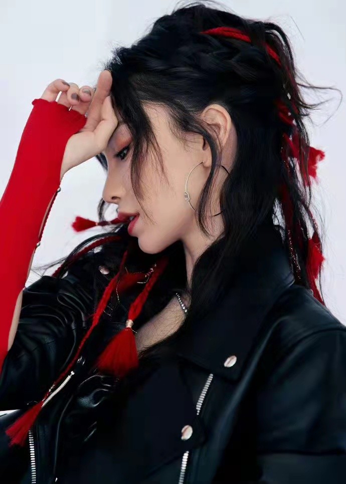 baby最新造型三套,baby早期吊带穿搭