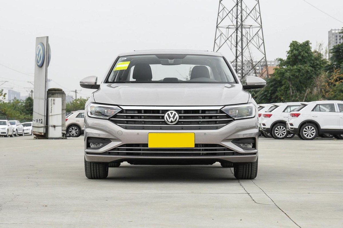 价格差2万选速腾还是轩逸,速腾和迈腾落地价