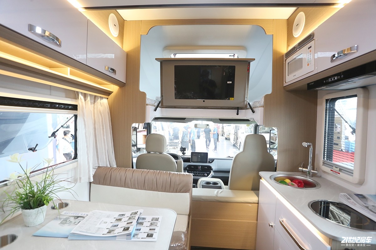 上汽跃进h300轻卡房车详解,上汽跃进h300和h500的区别