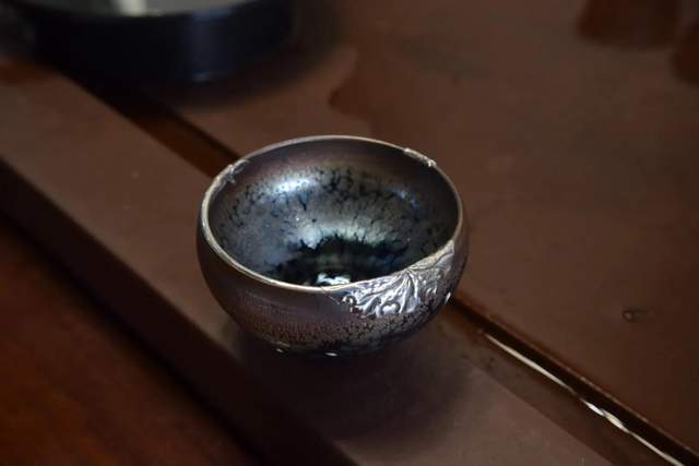 打碎陶瓷怎么办,打碎瓷器怎么处理