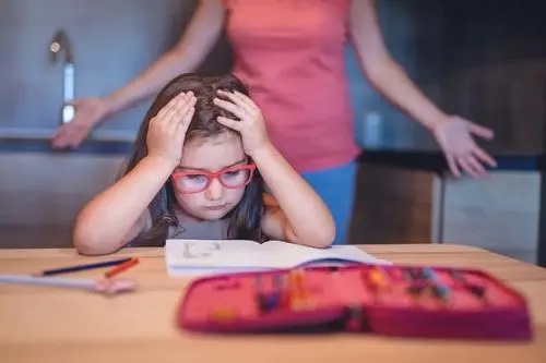 为了您和孩子的健康保持一米距离,为了孩子的身心健康请戒掉赌瘾