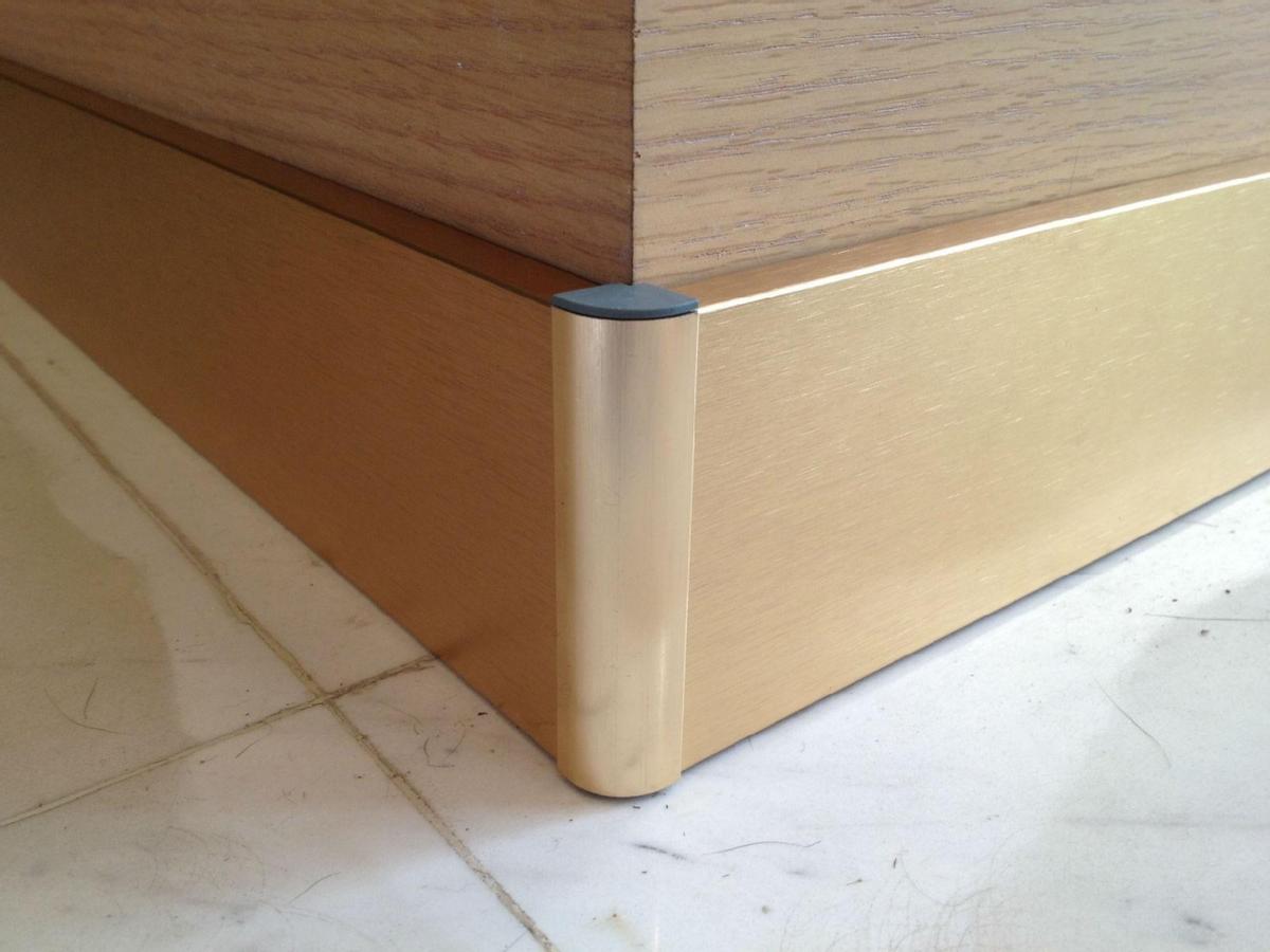 踢脚线安装了怎么返工,装修瓷砖踢脚线太丑怎么改