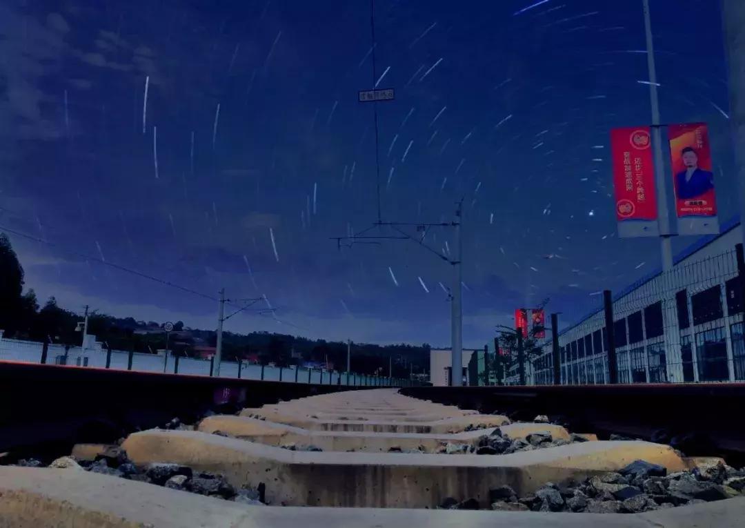 什么是地铁什么是轻轨,什么是地铁什么是高铁