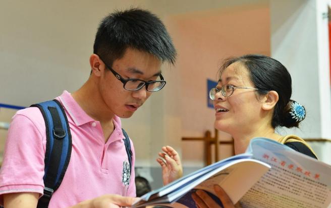 本科二批滑档能继续报专科吗,本科二批滑档的专科会优先录取吗