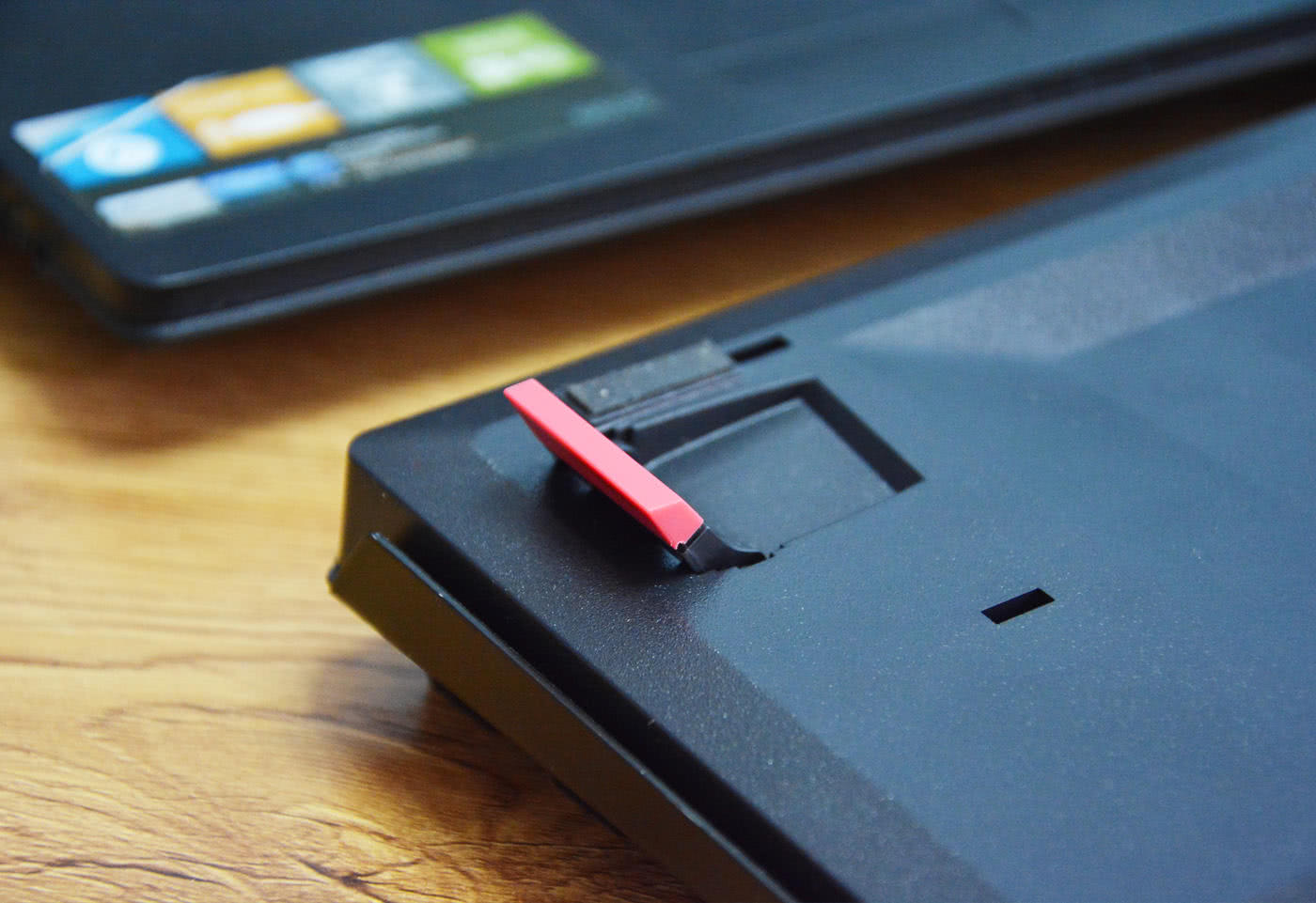 双飞燕q865光轴机械电竞键盘,双飞燕机械键盘975