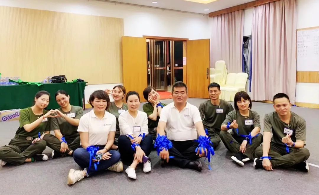 「仲恺她无限」27年只做一件事!她带领雷诺眼镜从仲恺走向全国