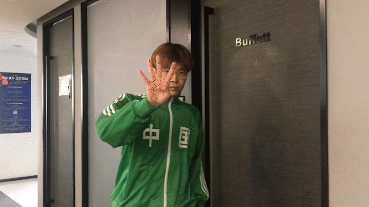 安踏和鸿星尔克跑鞋哪个穿上舒服,安踏跑鞋和鸿星尔克哪个好