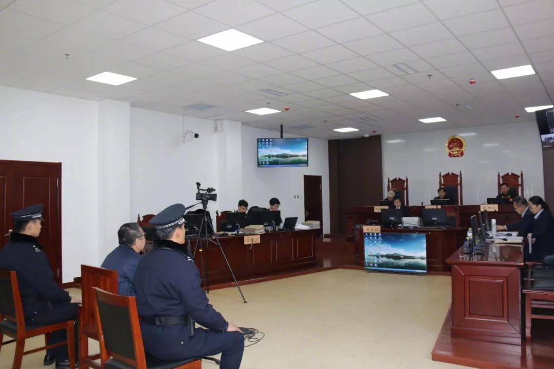 从″辉煌″到″阶下囚″,他的人生反转早就埋下了伏笔