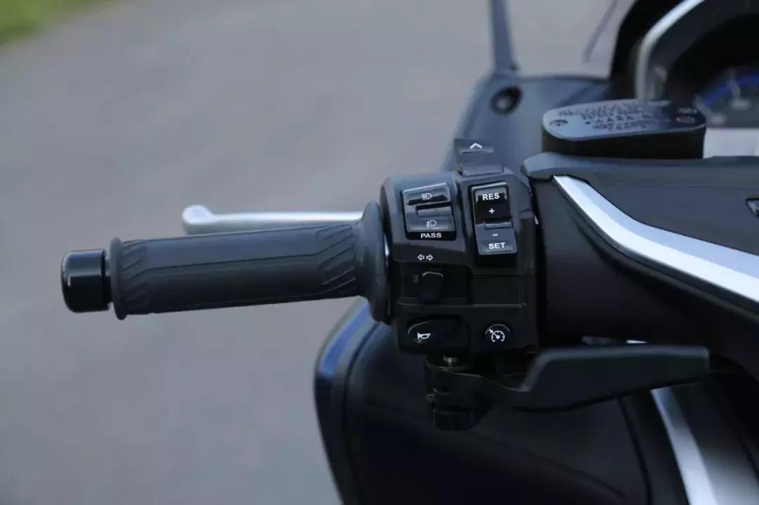 雅马哈踏板车AEROSPORTS,雅马哈踏板tmaxdx多少钱