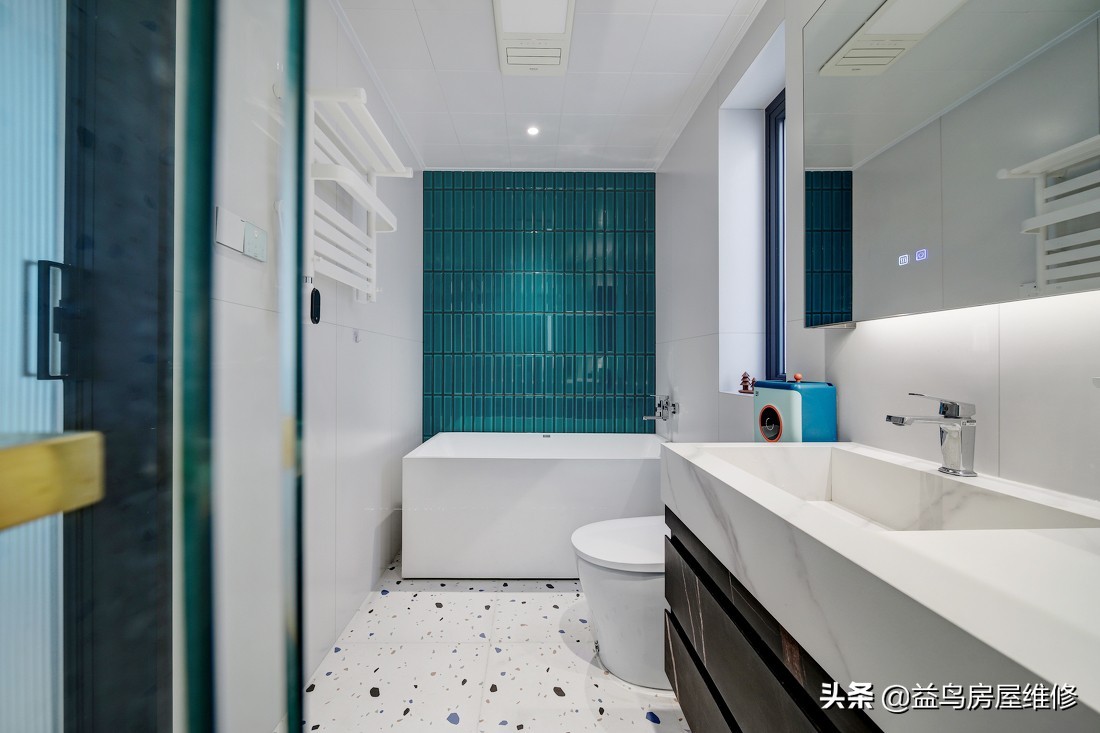 卫生间马桶的位置风水禁忌,卫生间马桶对着门怎么化解