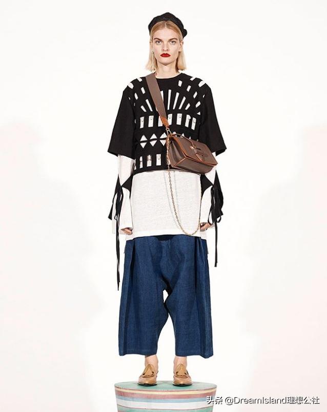 街拍白色乐福鞋,达妹街拍图文