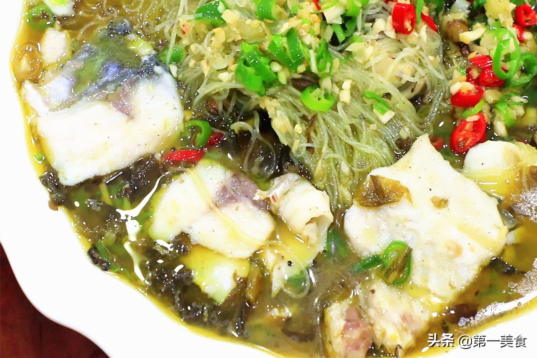 酸菜鱼的酸菜怎么做才很脆,做酸菜鱼要不要将酸菜煮一会捞起