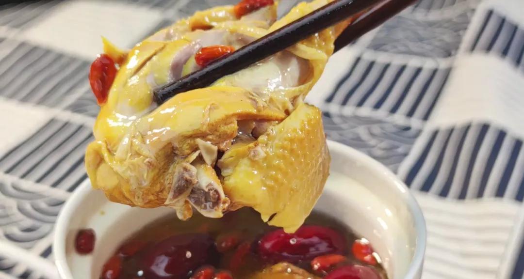 秋天煲鸡汤的最佳搭配,秋天进补的鸡汤