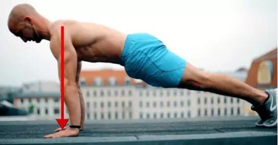 新手俯卧撑该怎么练才有效,俯卧撑的八个风险