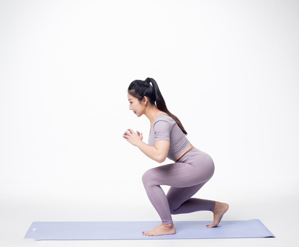 产后瘦小腹瑜伽动作,拯救产后松垮小腹瑜伽