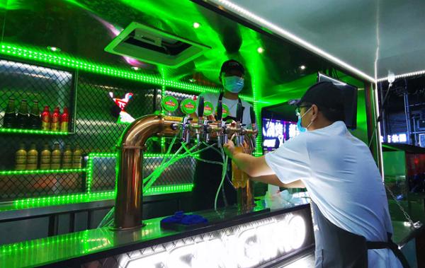 青岛啤酒街边店,青岛卖啤酒地方