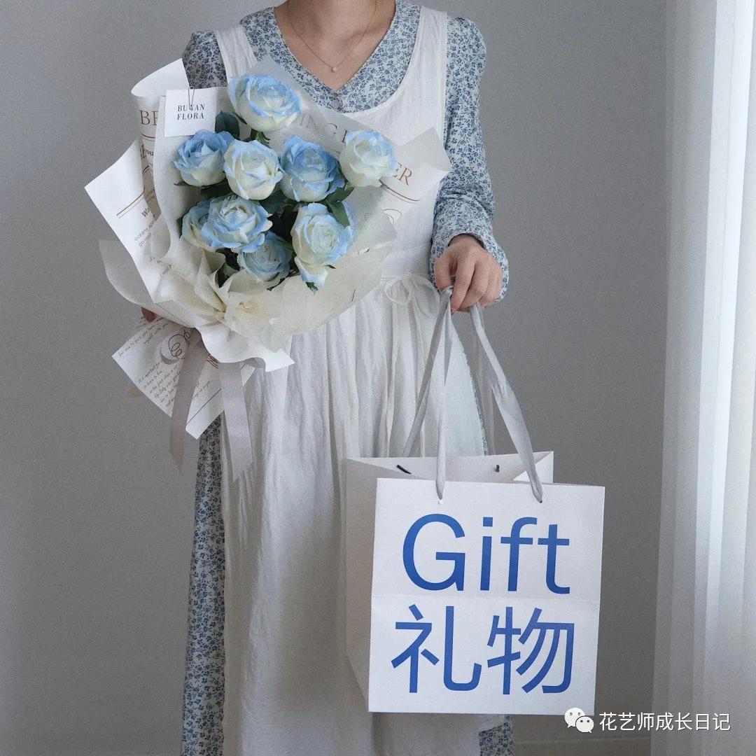 节日特辑vol.3|520碎冰蓝玫瑰花束，再来一波