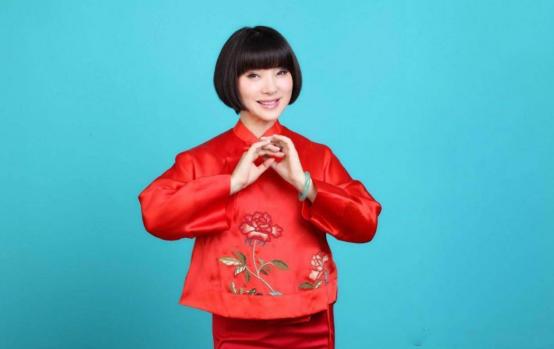 她因《常回家看看》火遍全国，却惨遭前夫背叛，离婚后卷走12亿