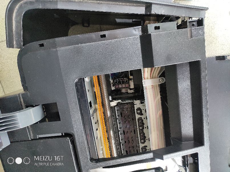 爱普生l1300进纸一点就显示卡纸,爱普生l1300打印歪斜卡纸