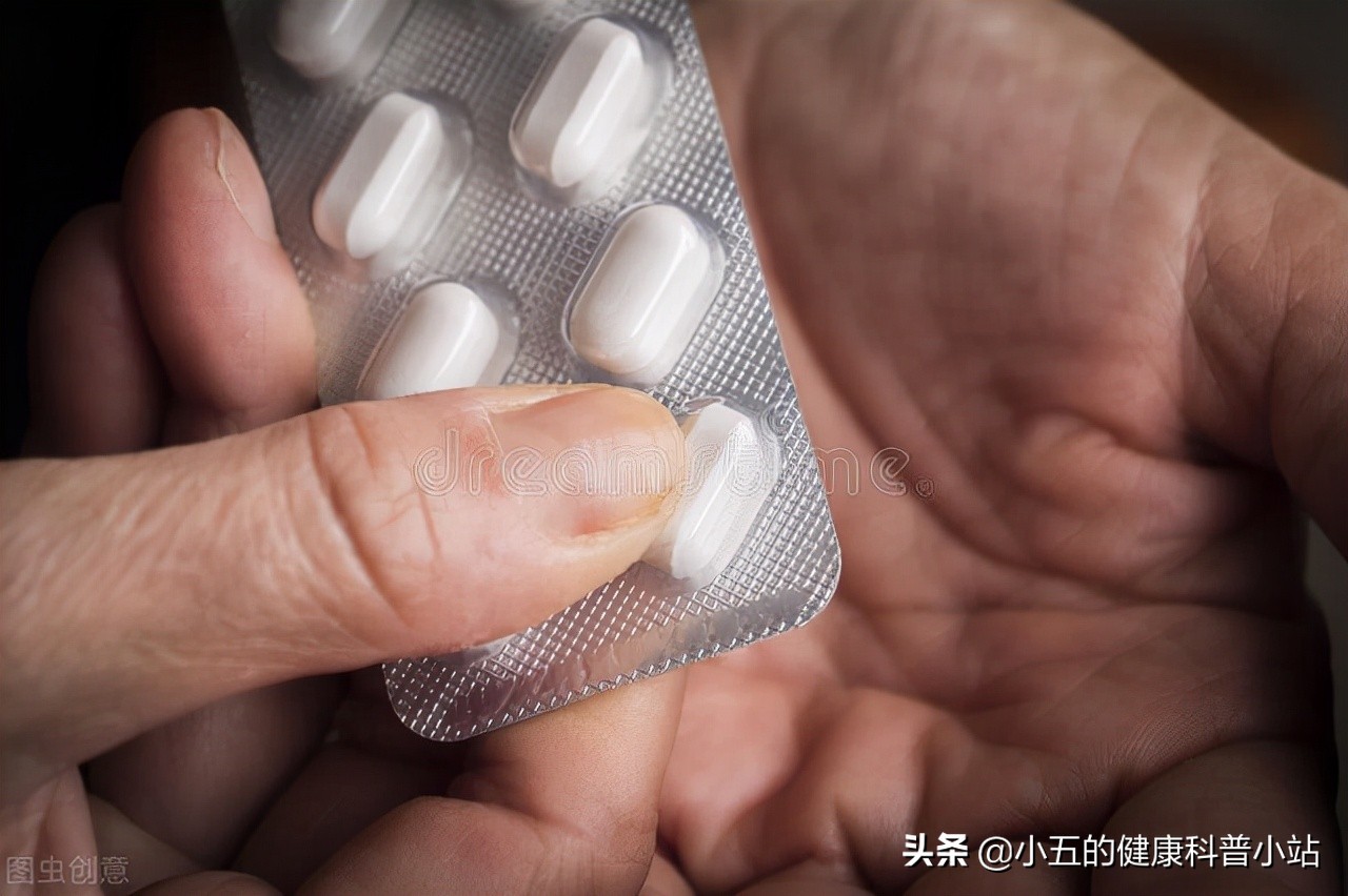 肝脏囊肿的症状和治疗方法,肝脏囊肿属于慢性病变吗