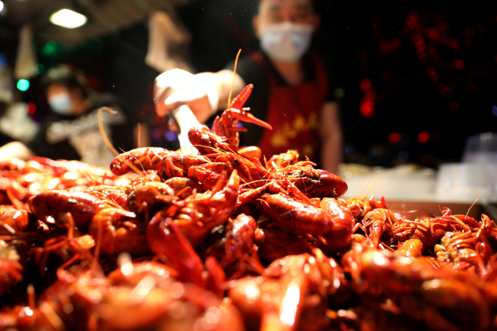 明达欢乐夜市小吃区团购,明达夜市推荐