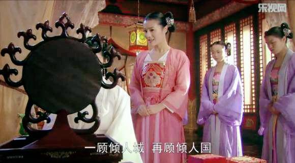 出场前吹成绝世美人,出场后却大失所望,看了感觉真尴尬