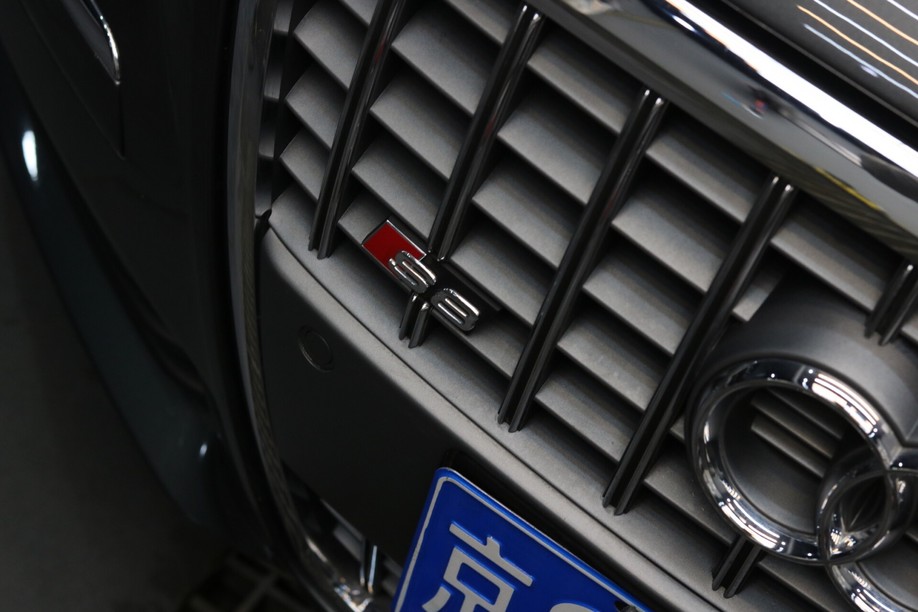 怪兽修车：修复一辆09年西装暴徒奥迪S8，当年售价200多万
