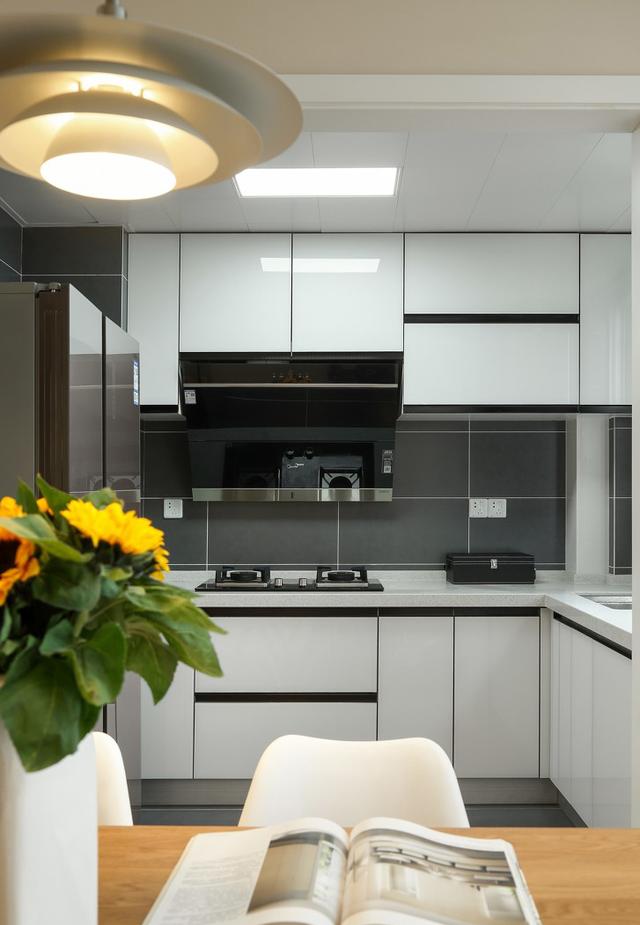 全屋定制柜怎么收钱,全屋柜类定制费用大概多少