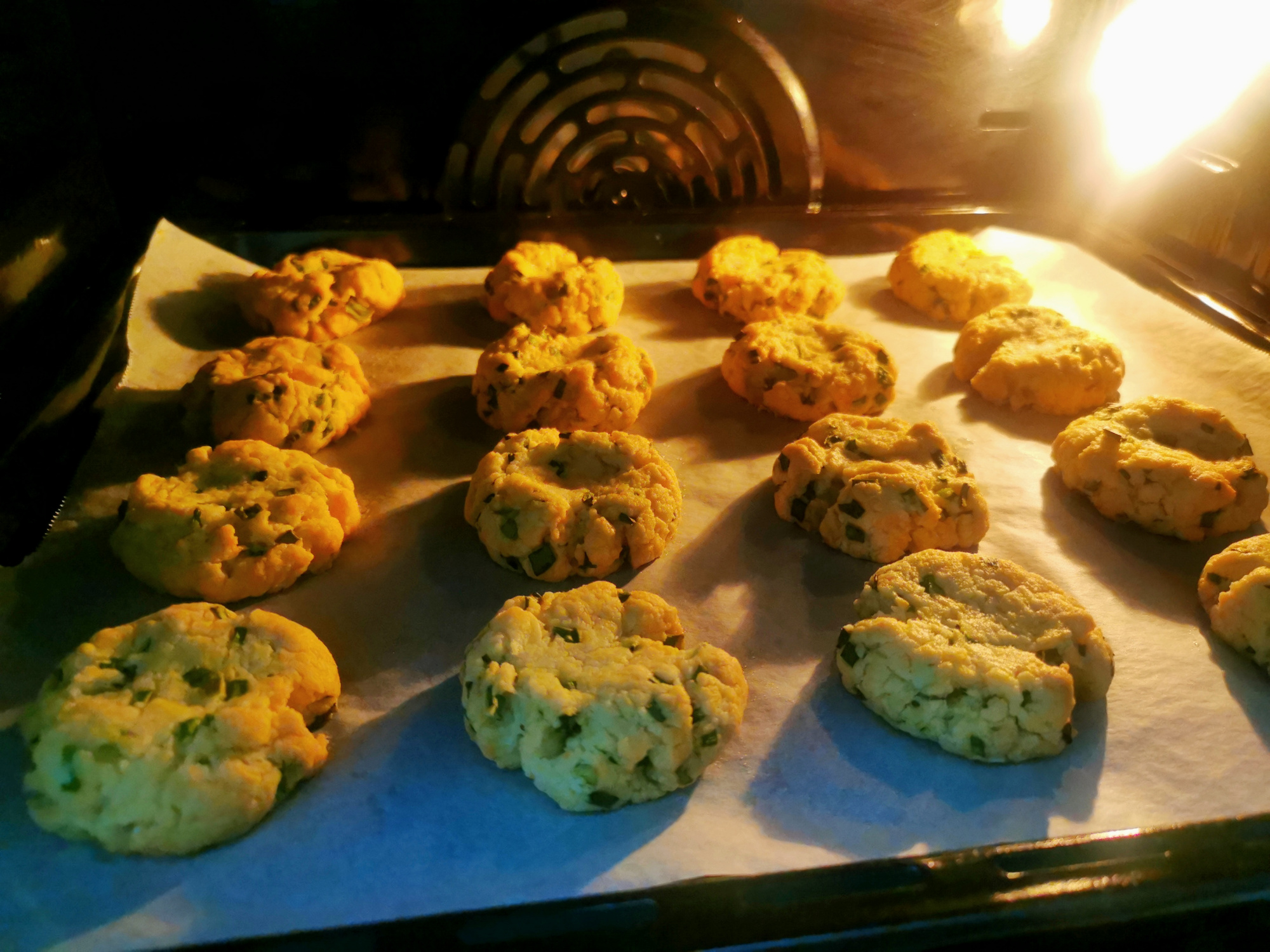 没有黄油怎么做香葱饼干,不要黄油香葱曲奇饼干的做法