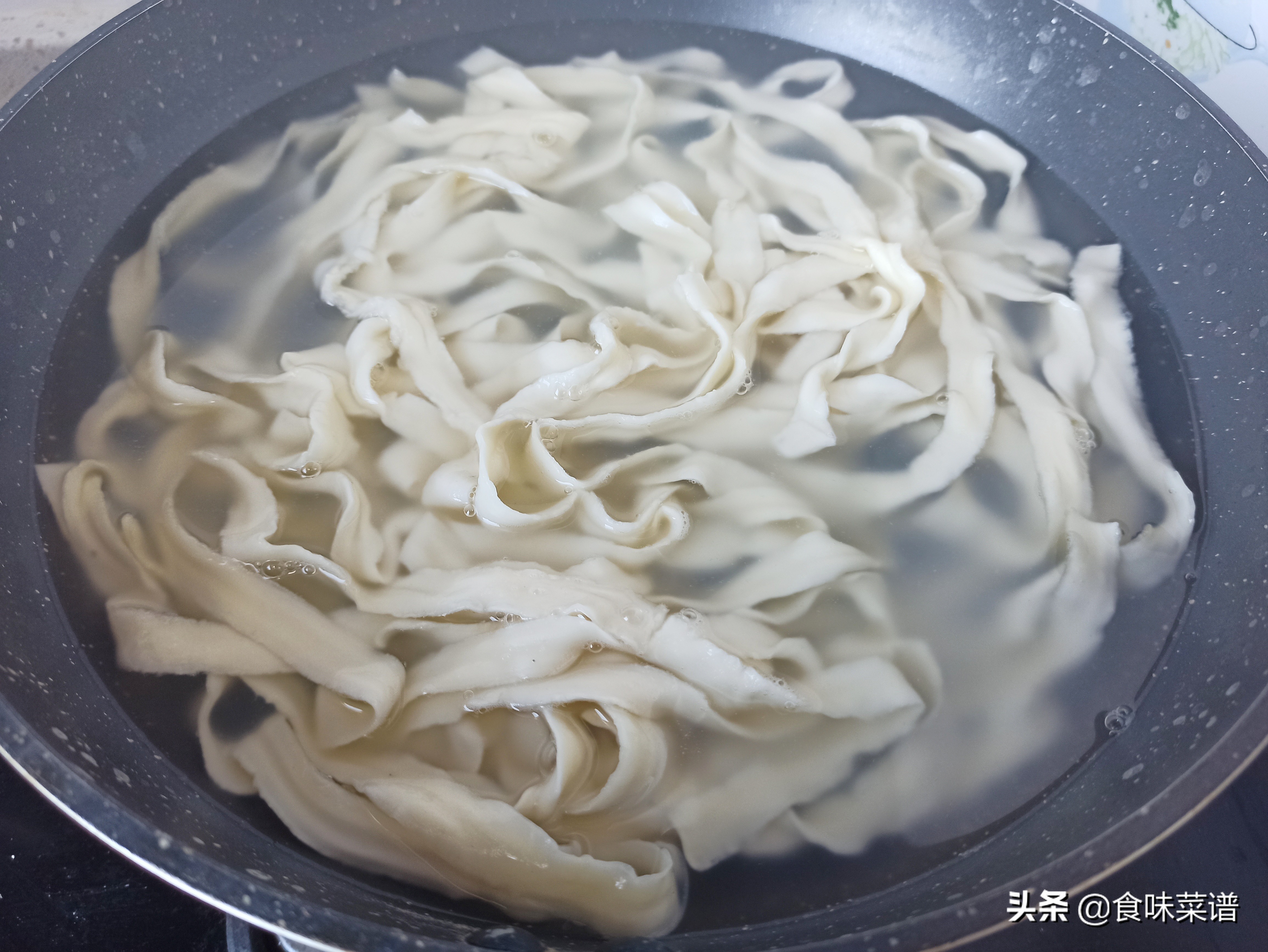 怎么炒刀削面才能不干,饭店削面和面的正确方法