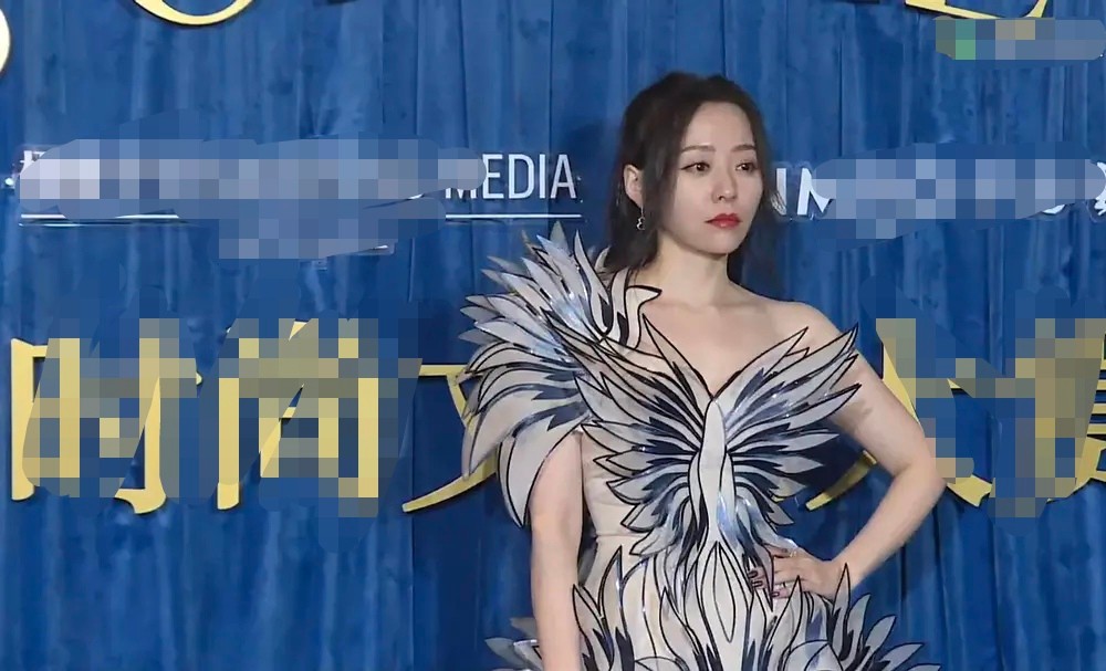 张雨绮红毯造型惊艳,张雨绮惊艳造型