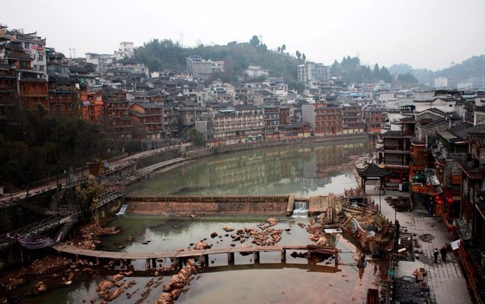 湖南湘西凤凰八面山,凤凰古城属于哪个市哪个县