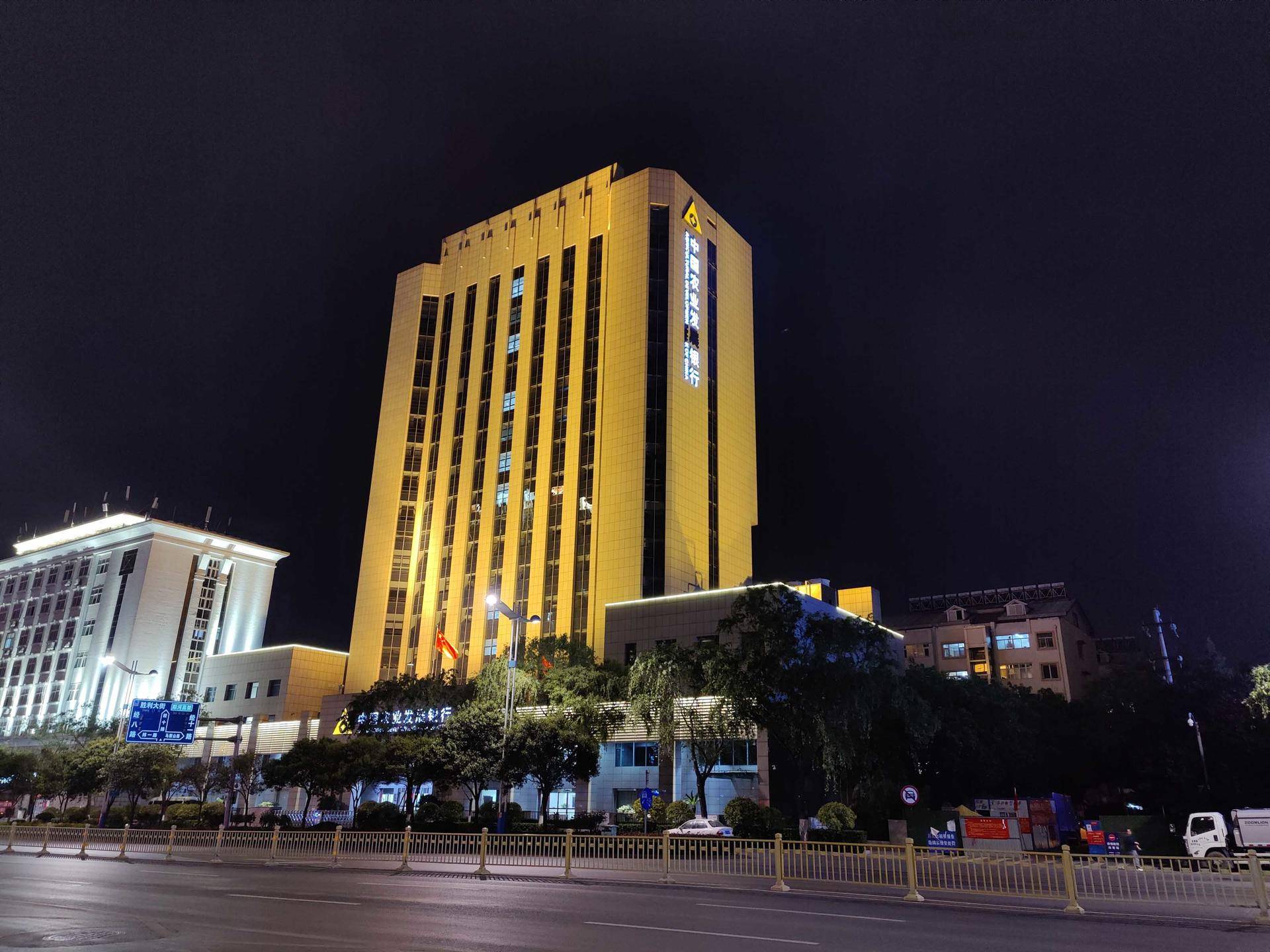 oneplus8pro2024还值得买吗,oneplus8pro测评