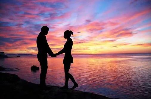 一个夜场小姐的沉沦和自救：我们仅靠一点道德优越感就能胜出么？