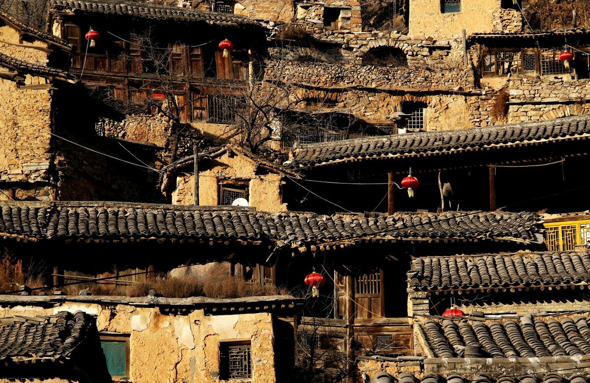 太行山的千年古村视频,太行山中的千年古村