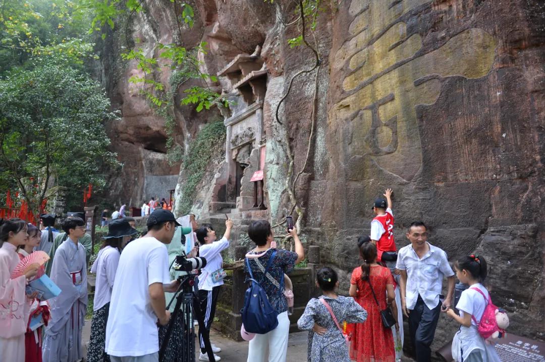 重阳登高赏金秋,重阳逍遥游