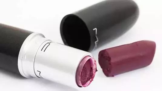 如何修复烂了的口红,口红碎了修复的最佳方法