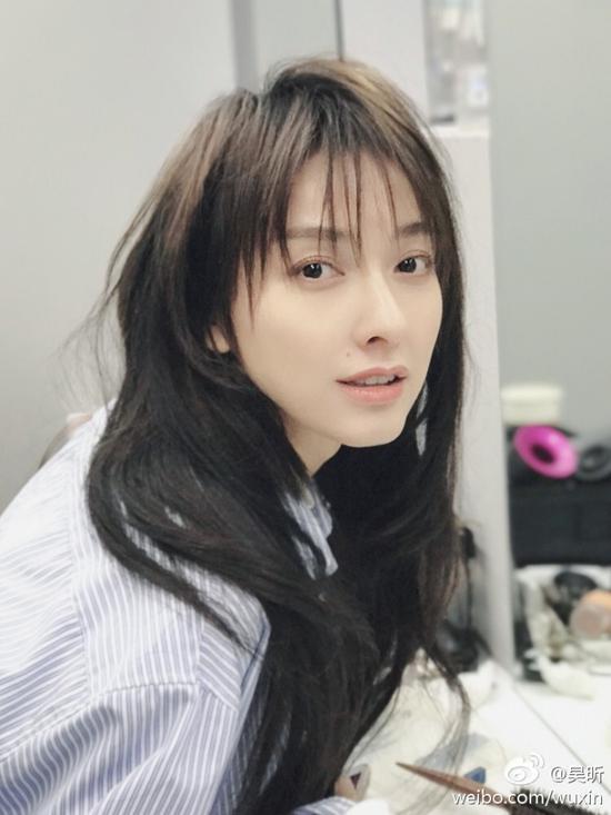 吴昕带货摇摇鞋 (吴昕紫色鞋子)