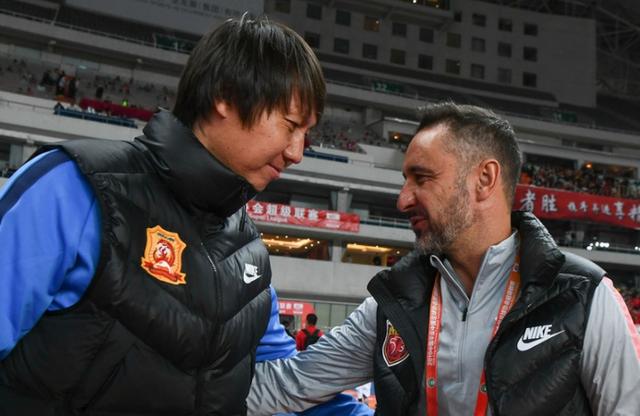 李铁踢假球的真实视频,李铁踢假球视频