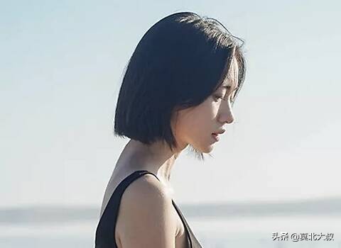 感情中,男人决定放下你时,通常会给你这些暗示