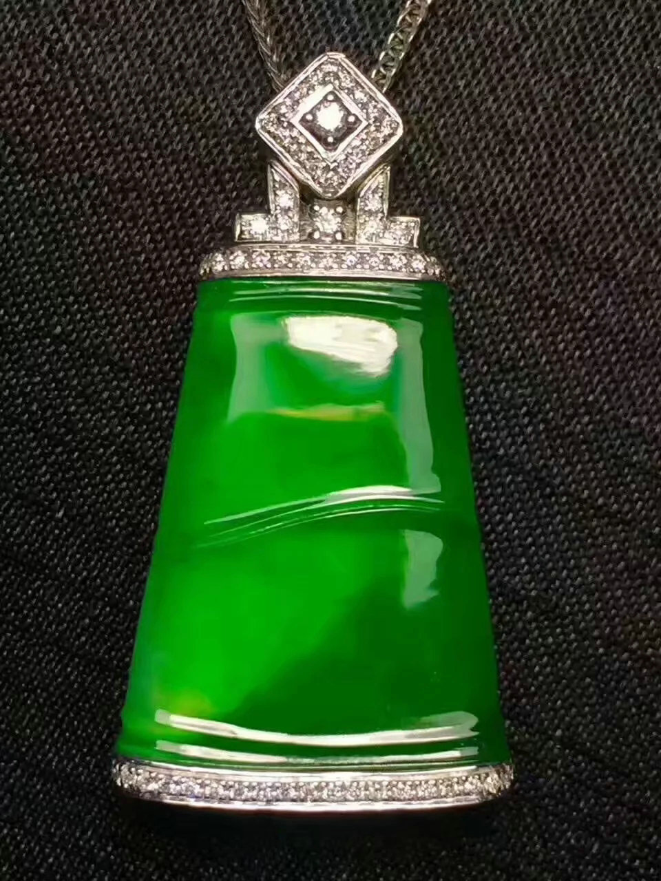 招财翡翠玉牌,招财翡翠福豆