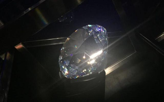 奥地利一定要去的地方，传统水晶品牌——施华洛世奇维也纳水晶店