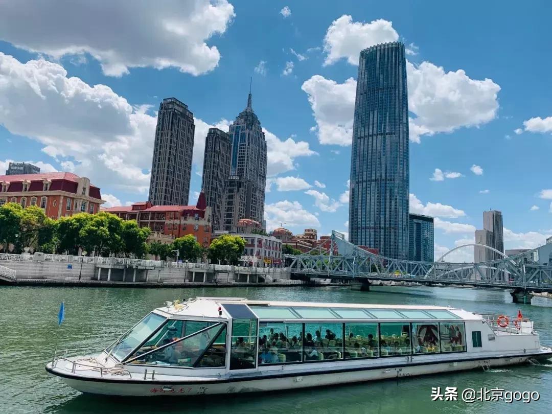 抓住夏天的尾巴放肆玩乐，一起打卡隔壁城市这条网红游船