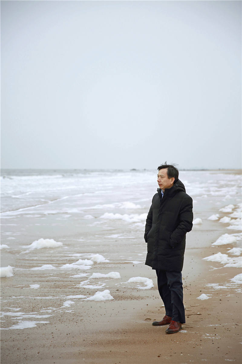 弃儿寻亲记录父亲跪地道歉,江南弃儿寻亲团聚视频