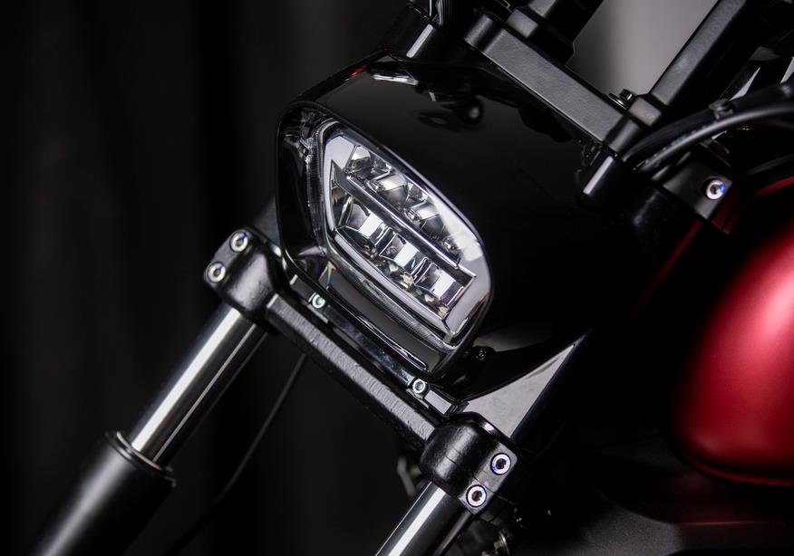 力帆150太子车,水冷引擎油耗2.3L,售1万多,还免购置税