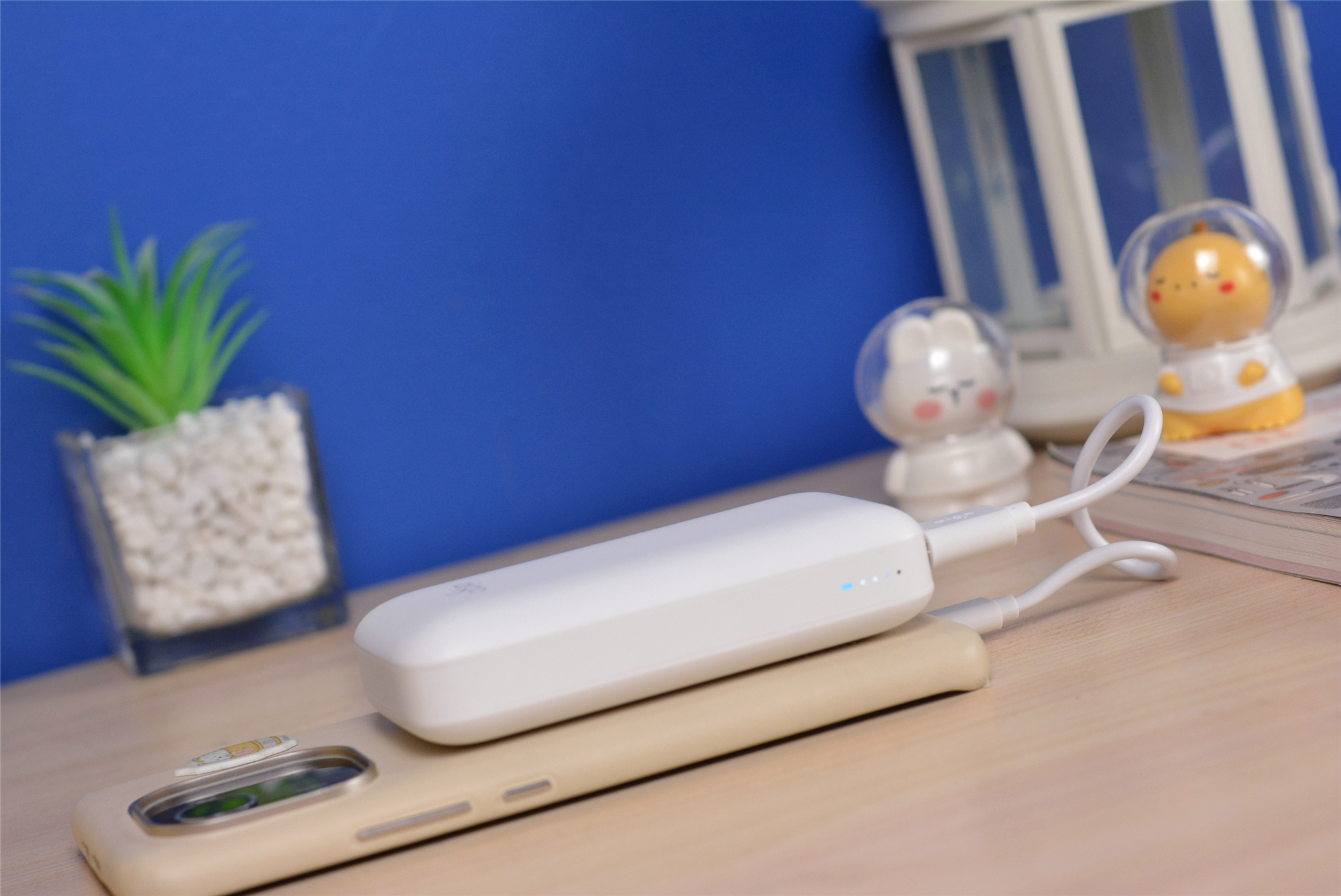 aigo爱国者充电宝10000毫安mini,aigo爱国者充电宝e20000pd白色