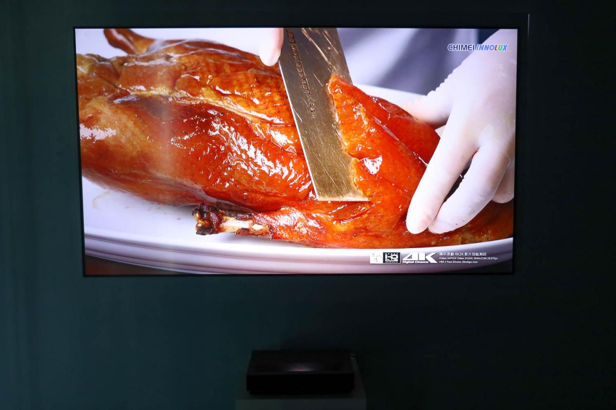 “客厅新贵”夺94%好评，万达IMAX搬回家，中年男人：有面