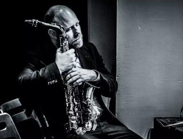 新手入门萨克斯如何选择,初学者如何选择萨克斯